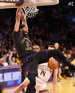 AD dunking for Lakers