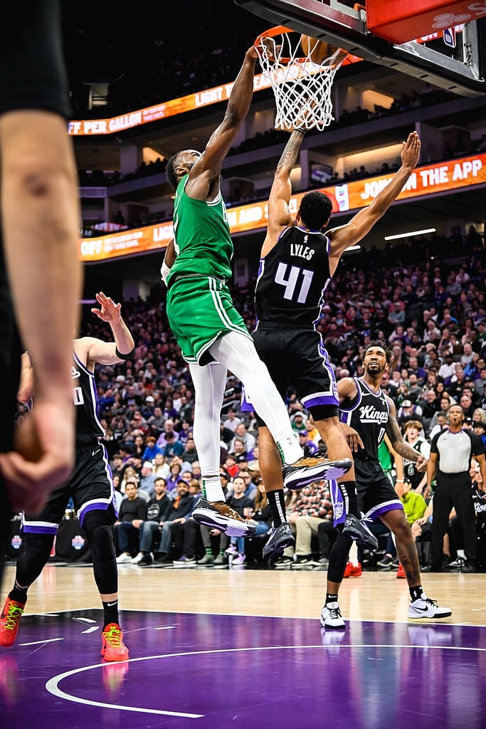 Jaylen brown dunk in Celtics vs Kings